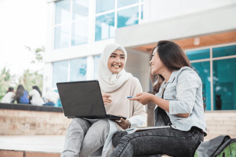 biaya kuliah di Bandung untuk universitas swasta